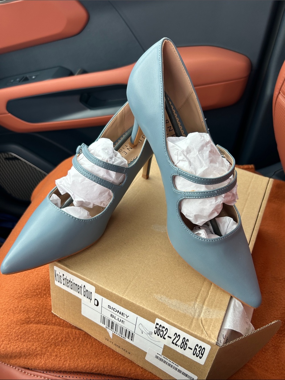 Journee Collection Sidney Elegant Women's Light Blue Pointed Heels size 10